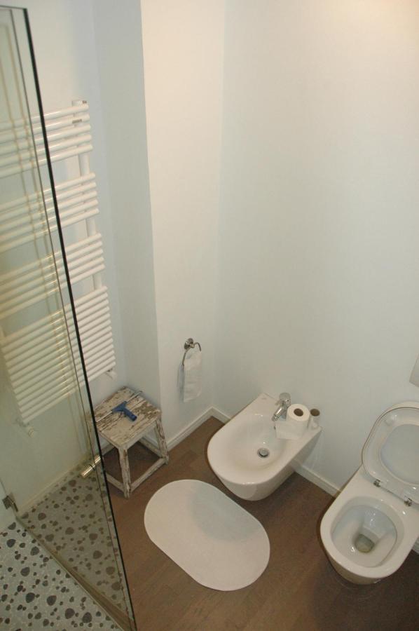 Accogliente Appartamento Tipo Loft トリノ エクステリア 写真