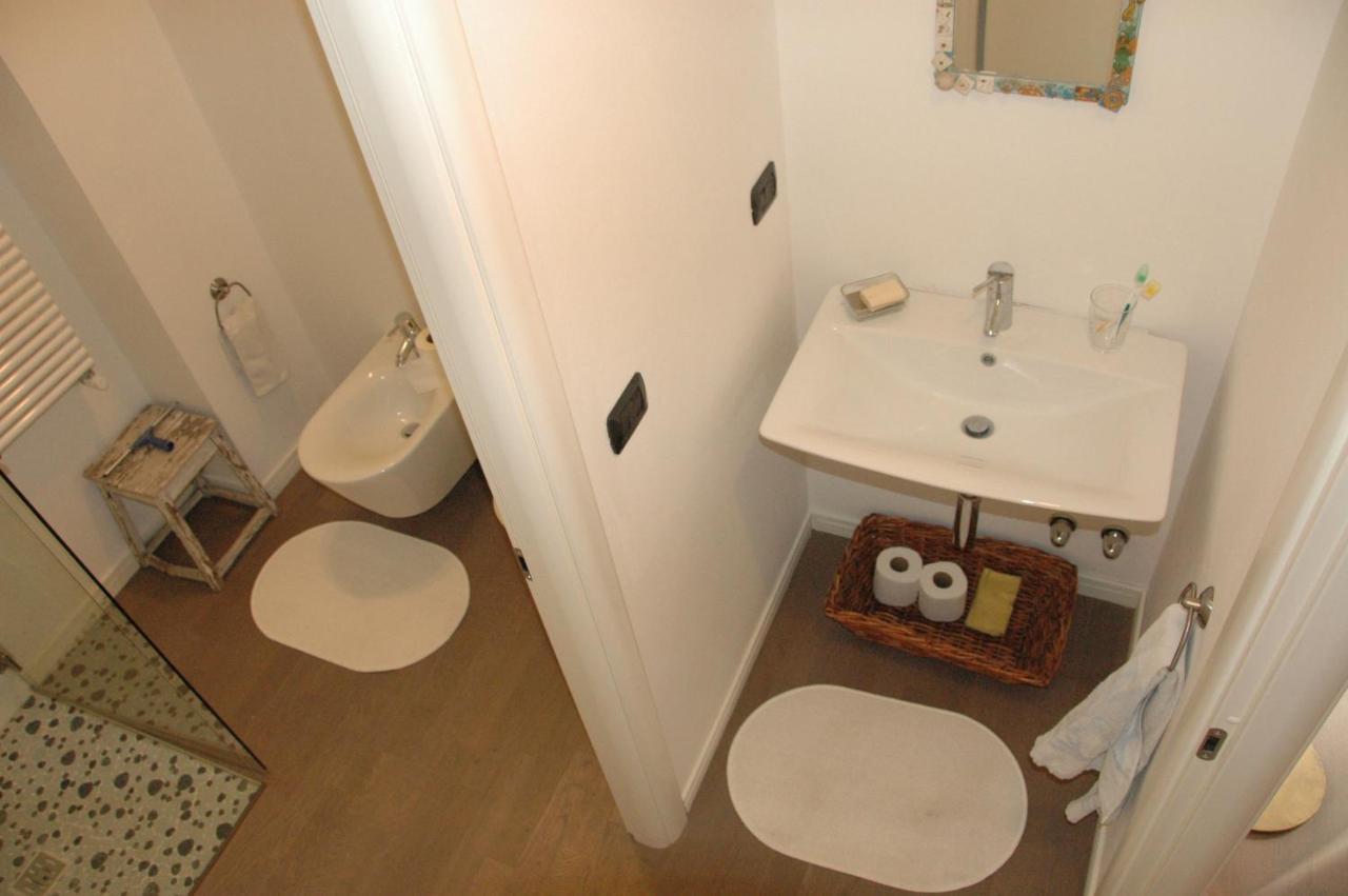 Accogliente Appartamento Tipo Loft トリノ エクステリア 写真
